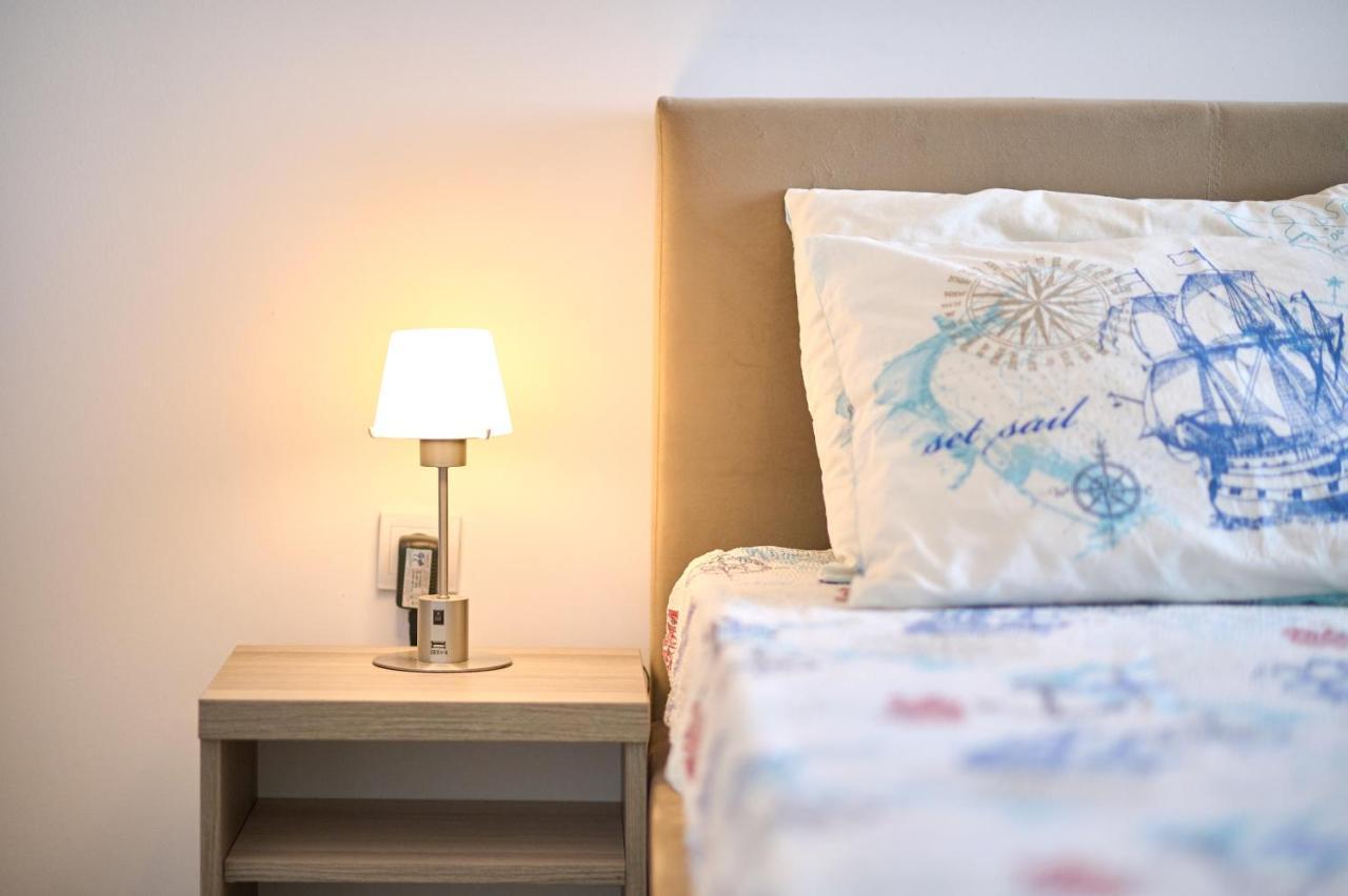 Alina Lake View Apartment Mamaia Ngoại thất bức ảnh